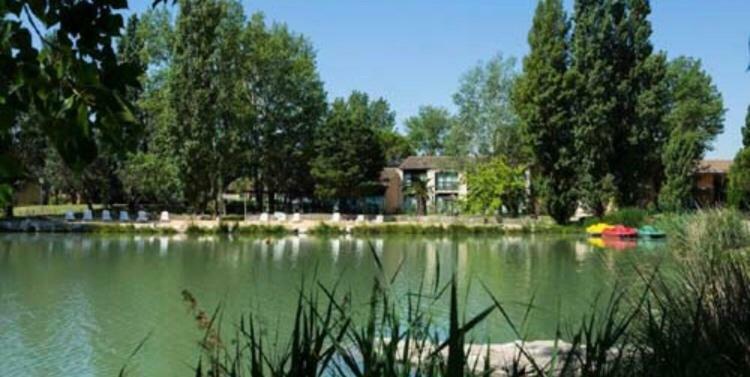 Appartement Village 7 En Residence De Vacances En Camargue Arles Exterior photo