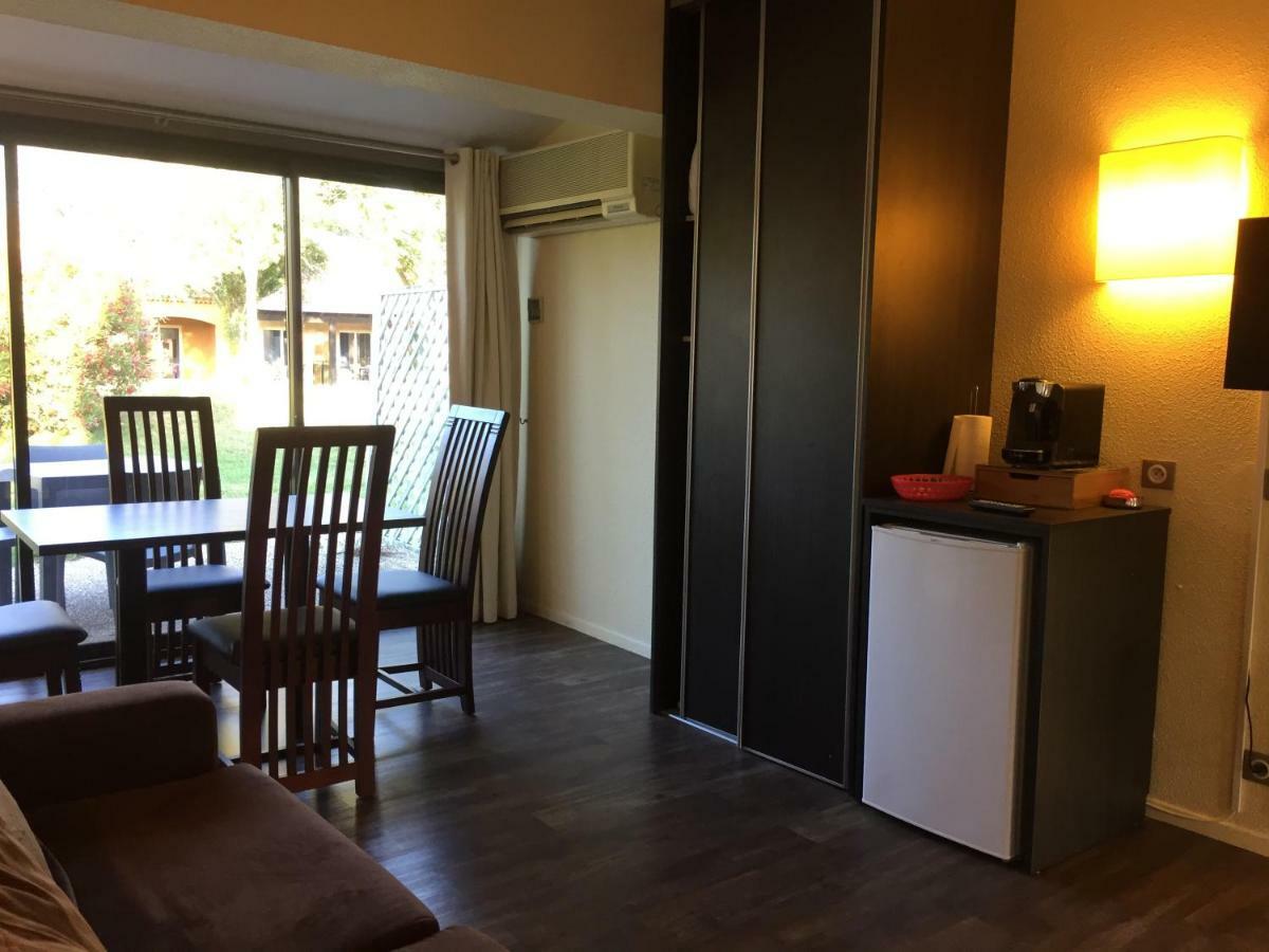 Appartement Village 7 En Residence De Vacances En Camargue Arles Exterior photo