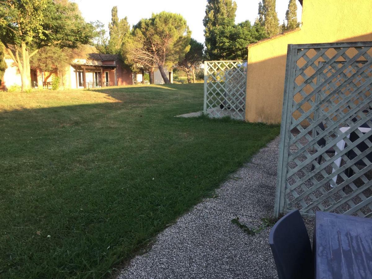 Appartement Village 7 En Residence De Vacances En Camargue Arles Exterior photo